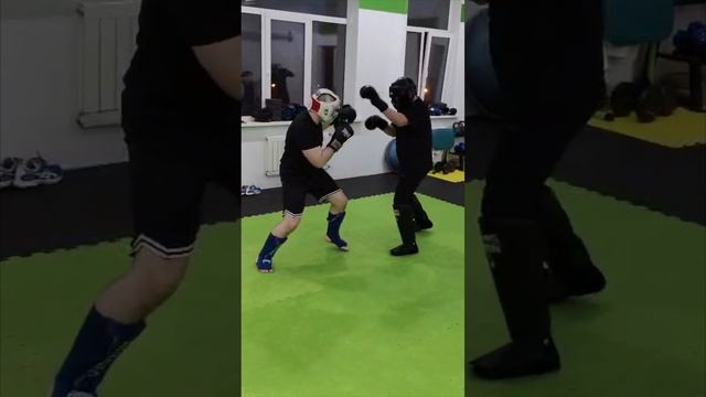 ВЕЧЕР ЛОКТЕЙ И КОЛЕНЕЙ