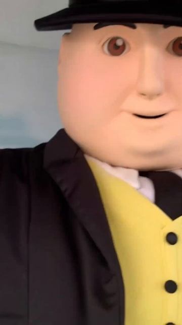 (Old video) sir topham hat waved to the camera