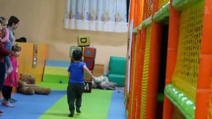 Девочки на батуте! Girls on trampoline!