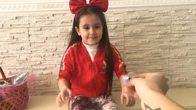 Распаковка Киндер Chupa Chups Paw Patrol Шенячий Патруль Ева БонБон и шпиц Булька смотреть онлайн