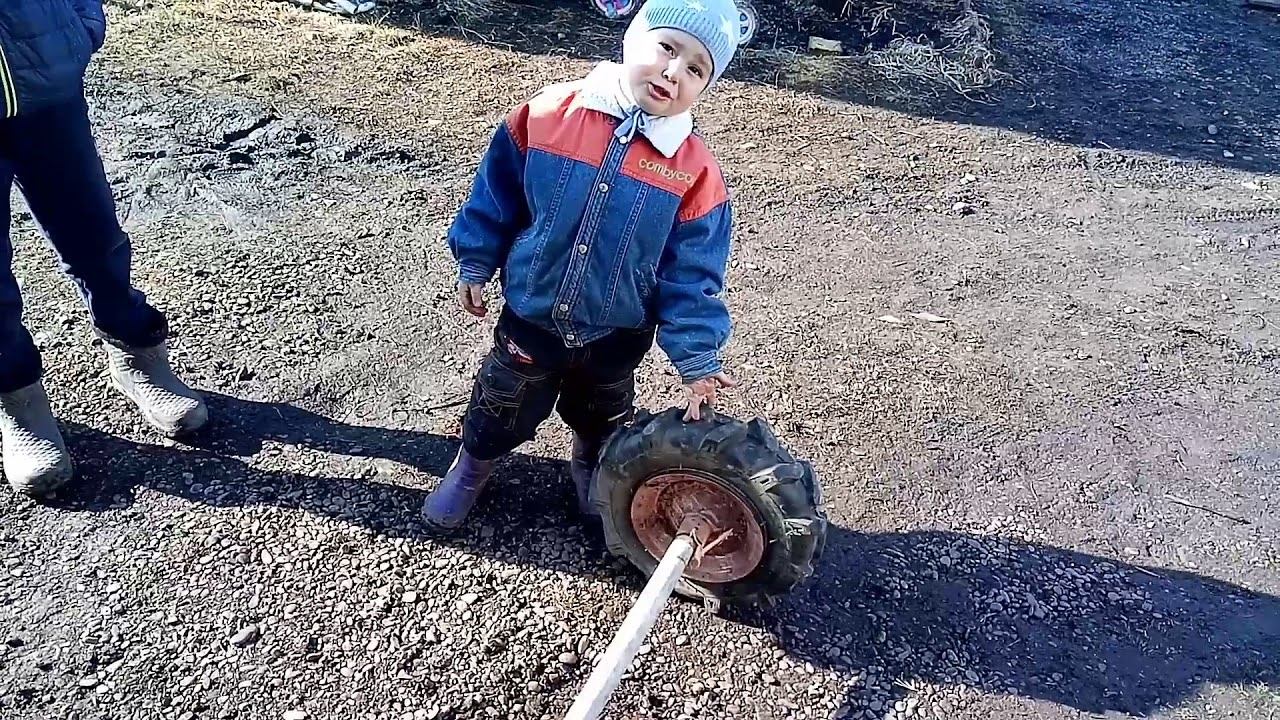 Игрушка детства , тарантайка .