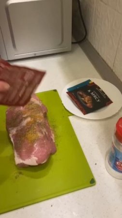 Мясо фаршированное колбасой