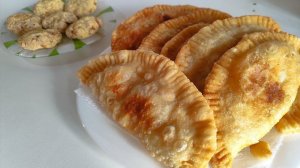 Котлетки с крабовыми палочками // Готовлю чебуреки // Прогулка с детьми