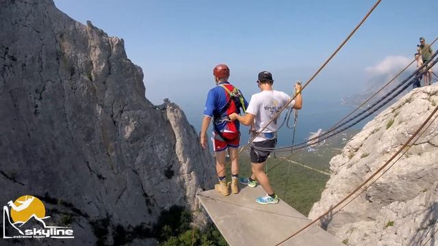 Дядя Юра Ильяс-Кая роупджампинг в Крыму с командой Скайлайн смотреть онлайн