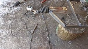 Установка электролебедки и изготовление лапаты на гусеничный минитрактор.