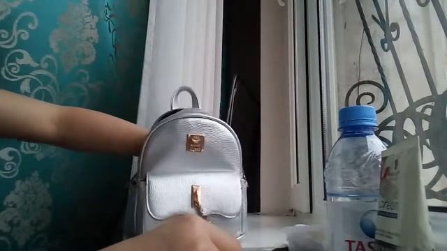 *Моё первое видео и TAG:что в моём рюкзаке* смотреть онлайн