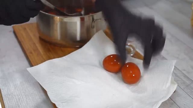 Как Оригинально и очень быстро покрасить яйца на Пасху смотреть онлайн