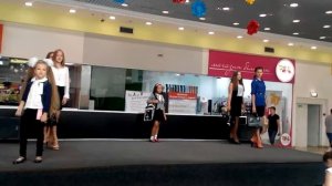Показ школьной одежды