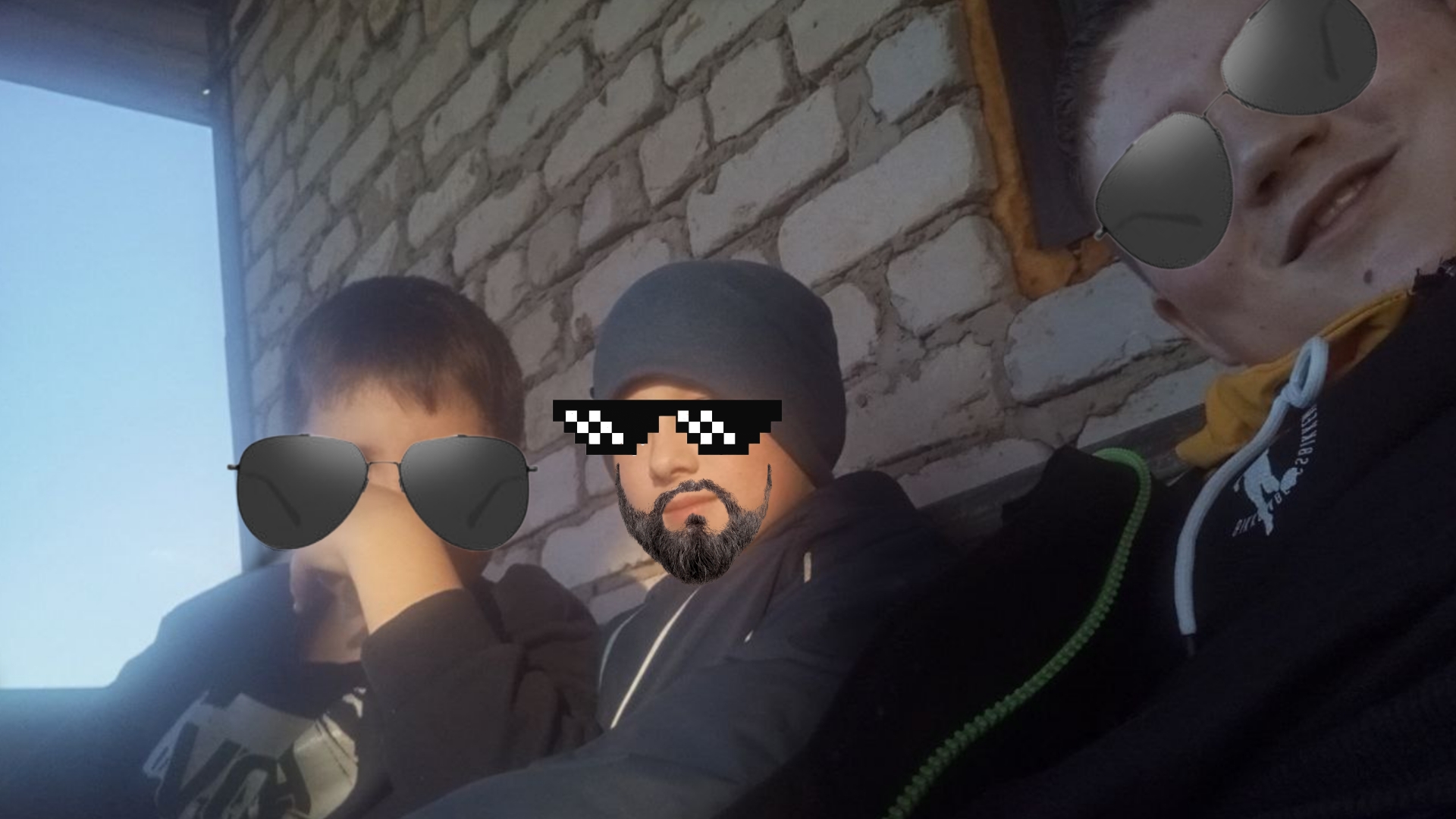 Клеем самодельные наклейки от Dark24k