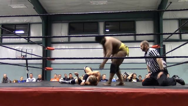 Ethan Wright V.S. Papa Dingo From Mid Ohio Wrestling 4/1/2017 смотреть онлайн