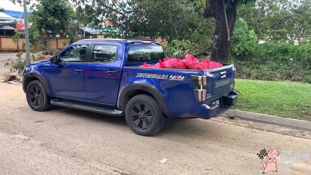 The Speeding Mole and Netizens contributed to the flood victims with the Isuzu D-Max X-Terrain 3.0 смотреть онлайн