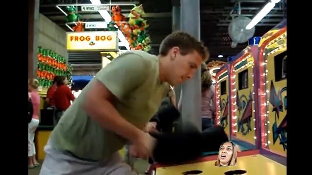 MOLE IN A HOLE смотреть онлайн