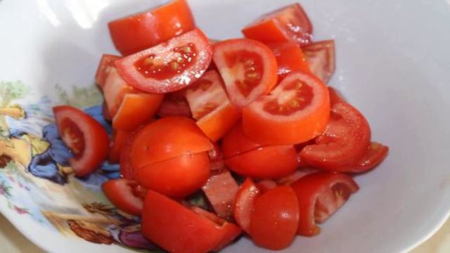 Салат с сыром и томатами