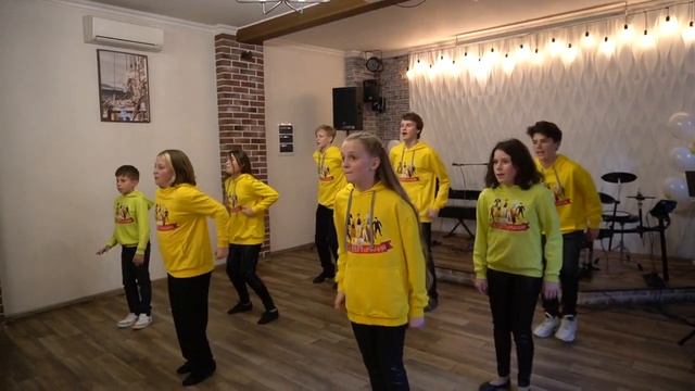 Ансамбль «ДоСиМи STARs» Так хочу я стать королем смотреть онлайн