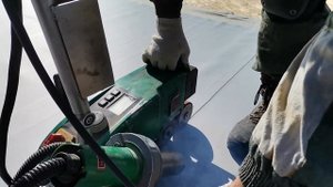 Монтаж ПВХ мембраны по деревянному основанию