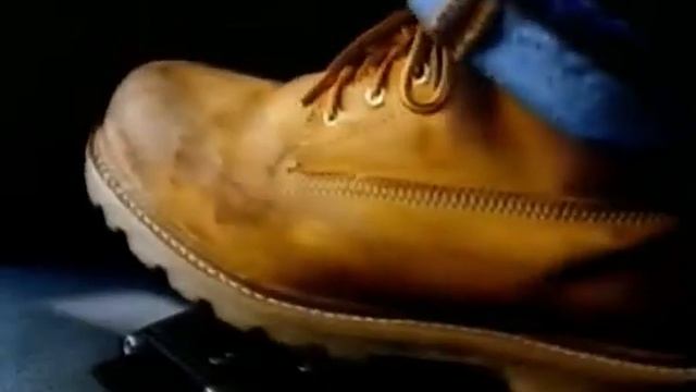 COMMERCIAL Triss - Caterpillar (xxxx) смотреть онлайн