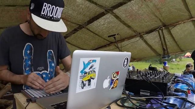 Chitoon - Live at Trimurti Festival 2015 смотреть онлайн