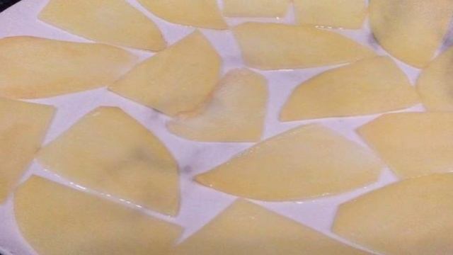 Домашние чипсы с паприкой в микроволновке