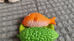 играем в детскую посудку и продукты на липучках для малышей