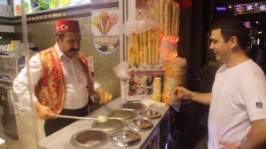 Продавец мороженого в Стамбуле (Дондурма)