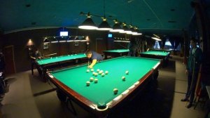 Резаный удар чужого шара в русском бильярде в исполнении Олега