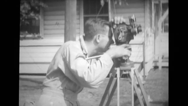 Video Story -  young man filming camera смотреть онлайн