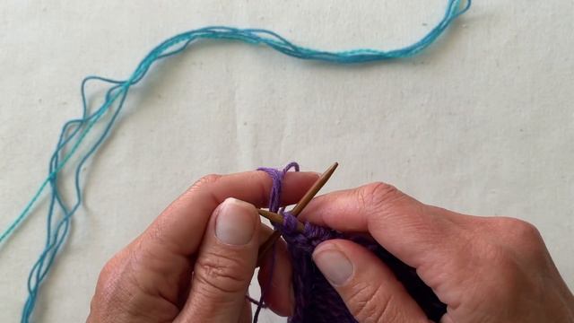 Разноцветные носки на двух спицах быстро, просто и тепло, идея, что связать из остатков пряжи смотреть онлайн