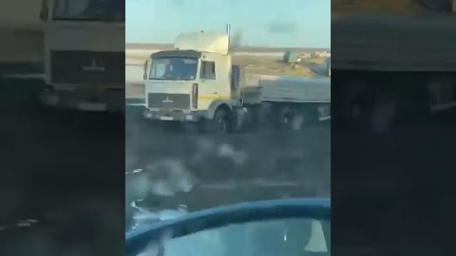 Видеофакт: На переправе «Якутск – Нижний Бестях» лучше не ездить смотреть онлайн