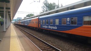 Электровоз ЧС7-057 с поездом№002Р Рига-Москва платформа Ленинградская 22.06.2019