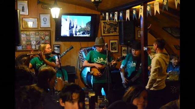 День СвПатрика в любимом пабе(история) смотреть онлайн