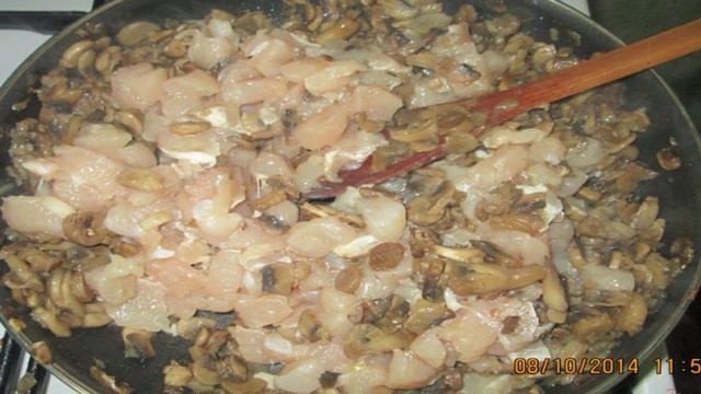 Блинчики  с грибами и курицей
