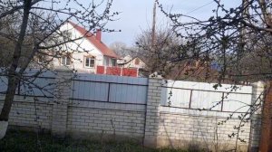 Съездили  на кладбище, обновили цветочки. Дома уборка, стирка, мытье окон.