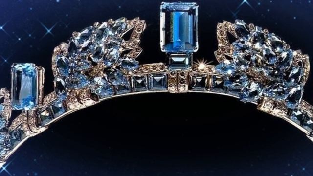 A lovely festooned tiara belonging to a very interesting member of the royal family смотреть онлайн