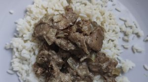 Куриная печень, тушёная в сметане