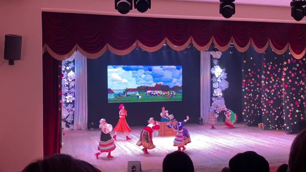 У колодца