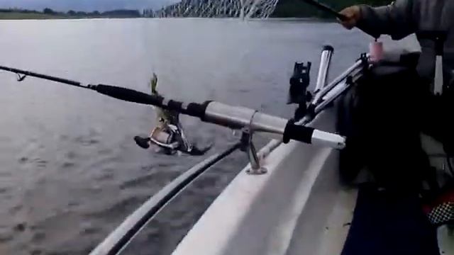 Тролинг на язовир Пясъчник смотреть онлайн