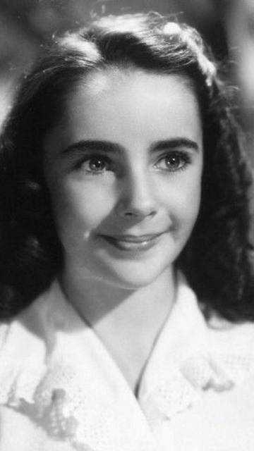 Elizabeth Taylor: The Life And Times Of A Hollywood Icon смотреть онлайн