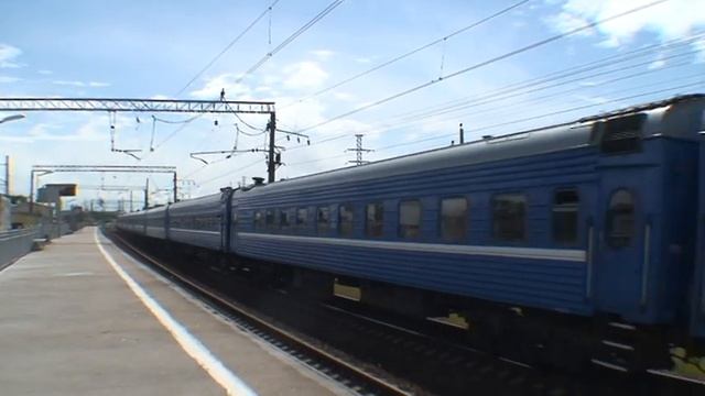 Тепловоз ТЭП70БС-242 с пассажирским смотреть онлайн