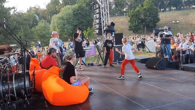 мои батлы на стрелке день молодёжи🔥🔥занял третье место💪💪 смотреть онлайн