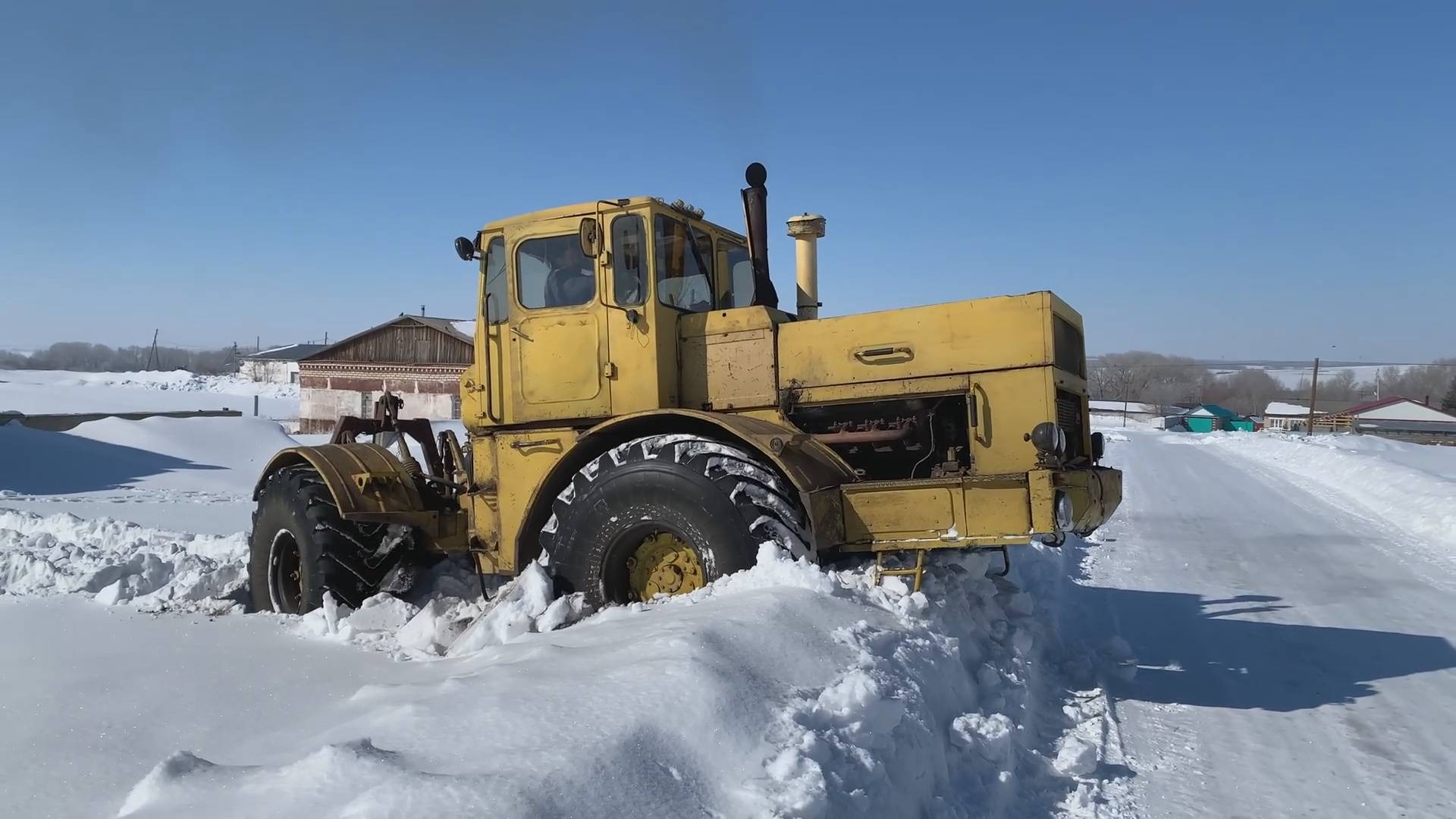КИРОВЕЦ Против СУГРОБА! смотреть онлайн