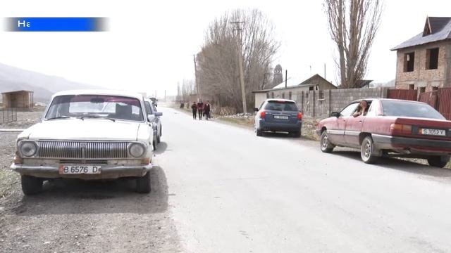 Өкмөттүн Нарын облусундагы ыйгарым укуктуу өкүлү Аманбай Кайыпов эл менен жолугушуусун улантып жата смотреть онлайн