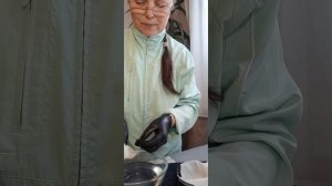 Проверяю замоченные семена корневого сельдерея перед посадкой | Ирина Родина