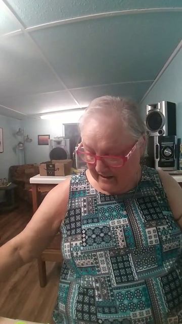 George's New Dinosaur смотреть онлайн