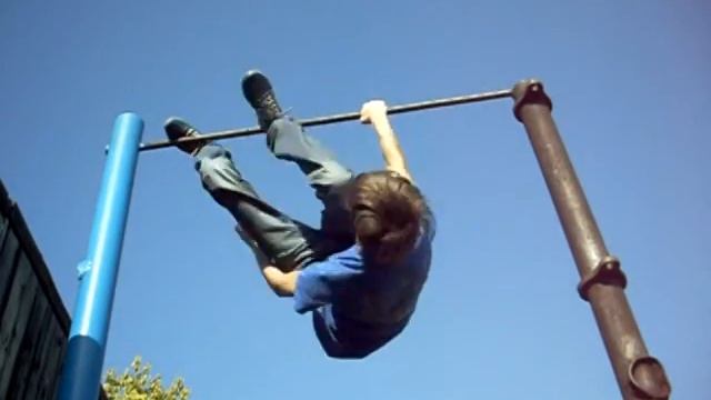 КРАБЫ НА ТУРНИКЕ смотреть онлайн