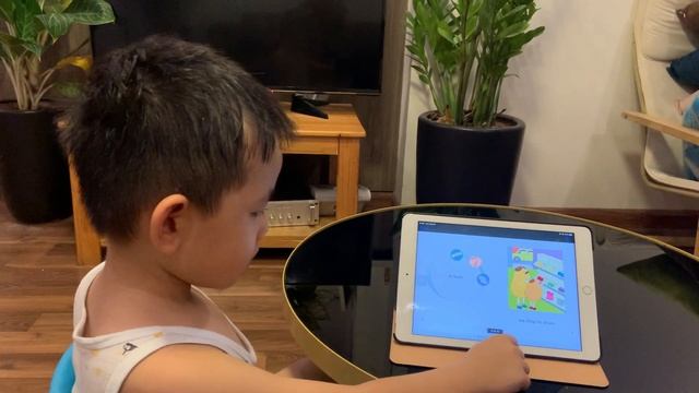 Reading Books - Potato Pals - In Town - Puka Phúc Nguyên 2/9/2020