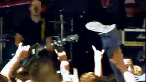 Rufio - Above Me (Live) at Warped Tour 2003 (480p)