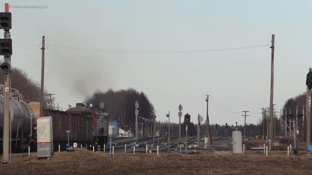 2TE10MK-0882 with a freight train, Kotlas смотреть онлайн