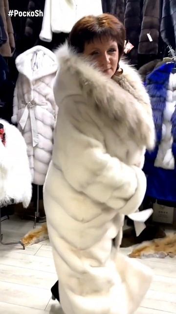 #shorts СВЕТЛАЯ НОРКА С КАПЮШОНОМ РЫСЬ смотреть онлайн