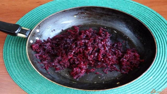 Свекольник с куриными желудочками и рисом