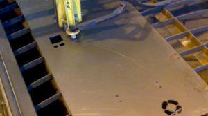 Работа ЧПУ плазмореза - врезаем корпус